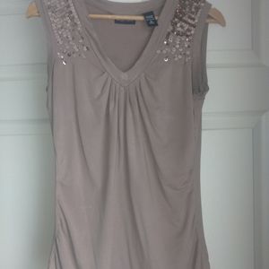 Super cute New York and Company top!!